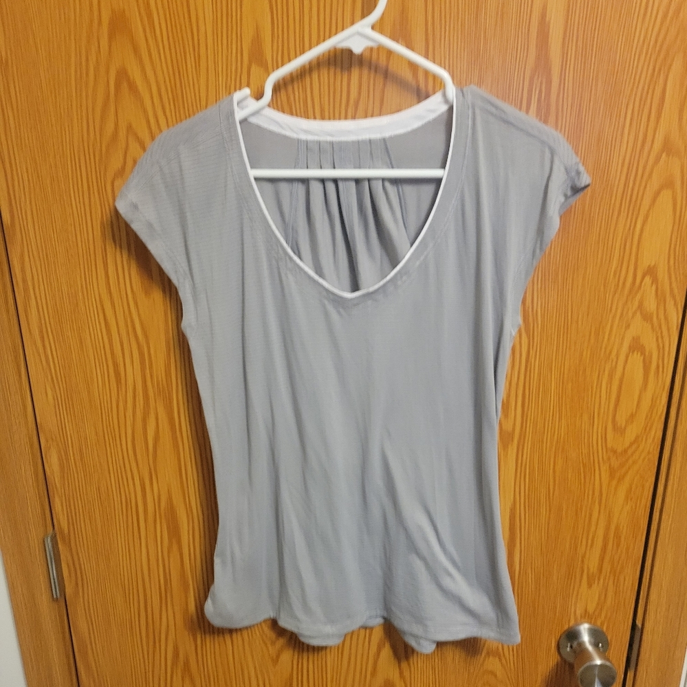 Lululemon v-neck cap sleeve shirt‼️offers welcome‼️